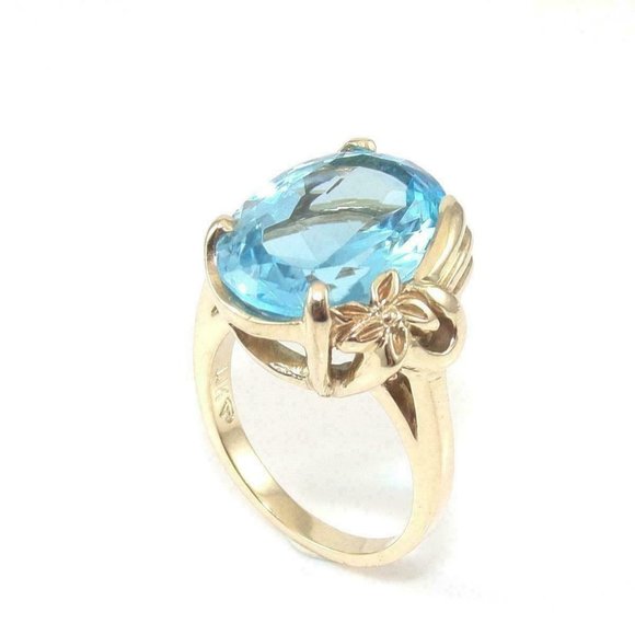 10K Yellow Gold Ring Size 7.5 Blue Topaz Flower Cocktail